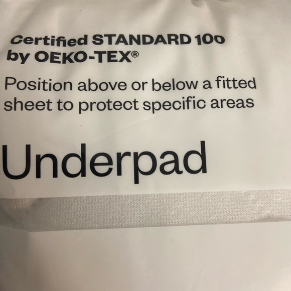 Nwt Room essentials waterproof under pad white 
Use with any mattress 
35” x 48” - Picture 2 of 8